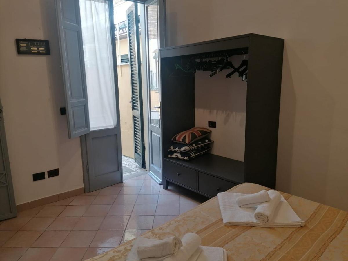 La Casina Giramondo Di Ele Виареджо Экстерьер фото