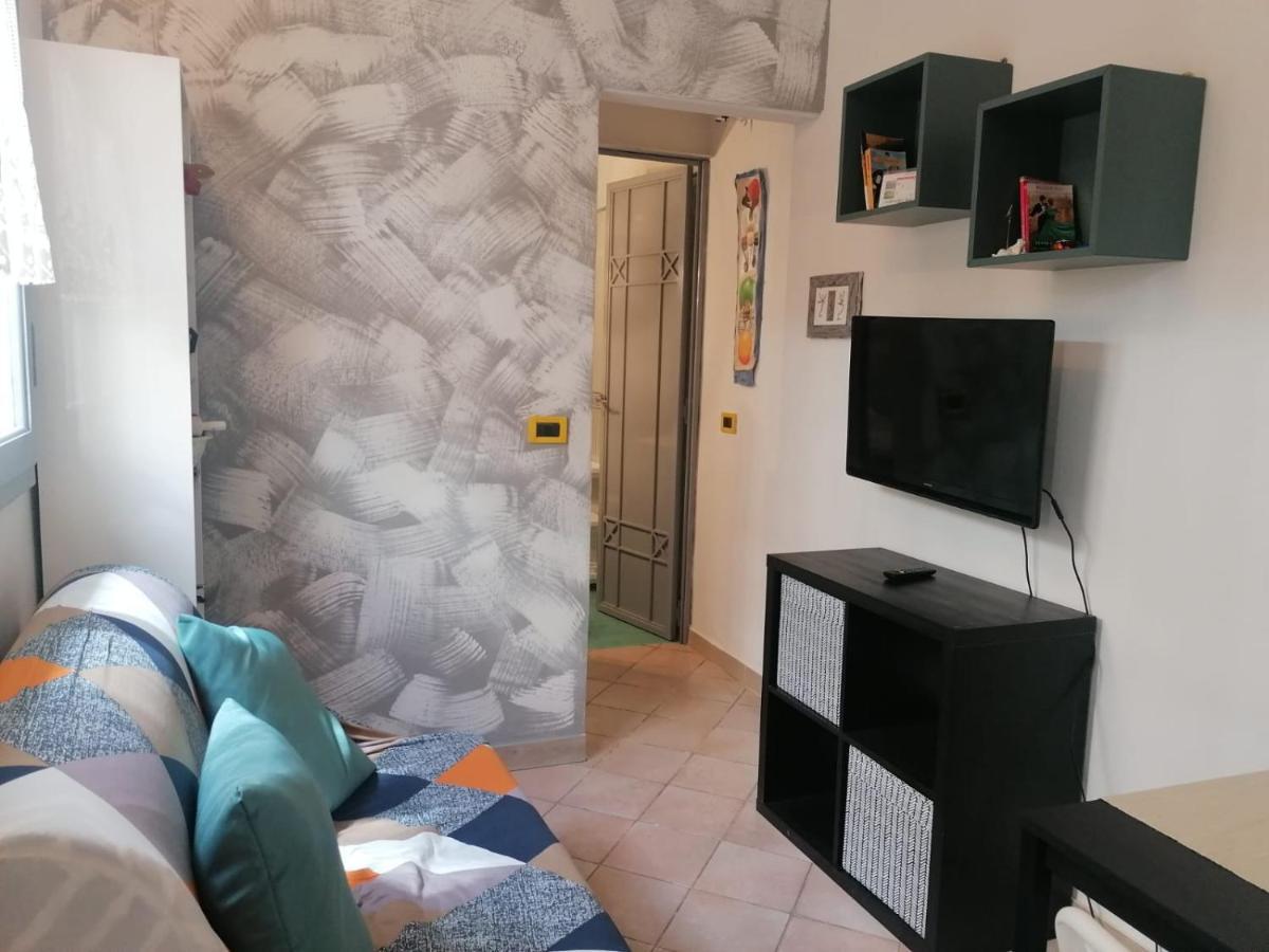 La Casina Giramondo Di Ele Виареджо Экстерьер фото